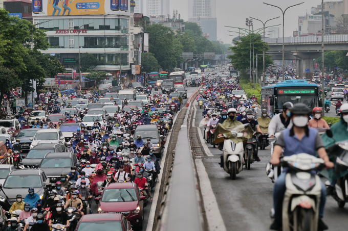 Hà Nội ùn tắc giờ tan tầm. Ảnh: Ngọc Thành