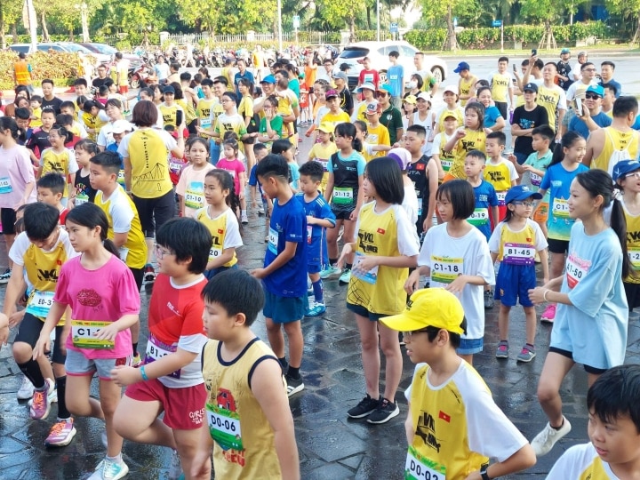 230 em nhỏ tham dự giải chạy bộ VKL Kids Run - 2