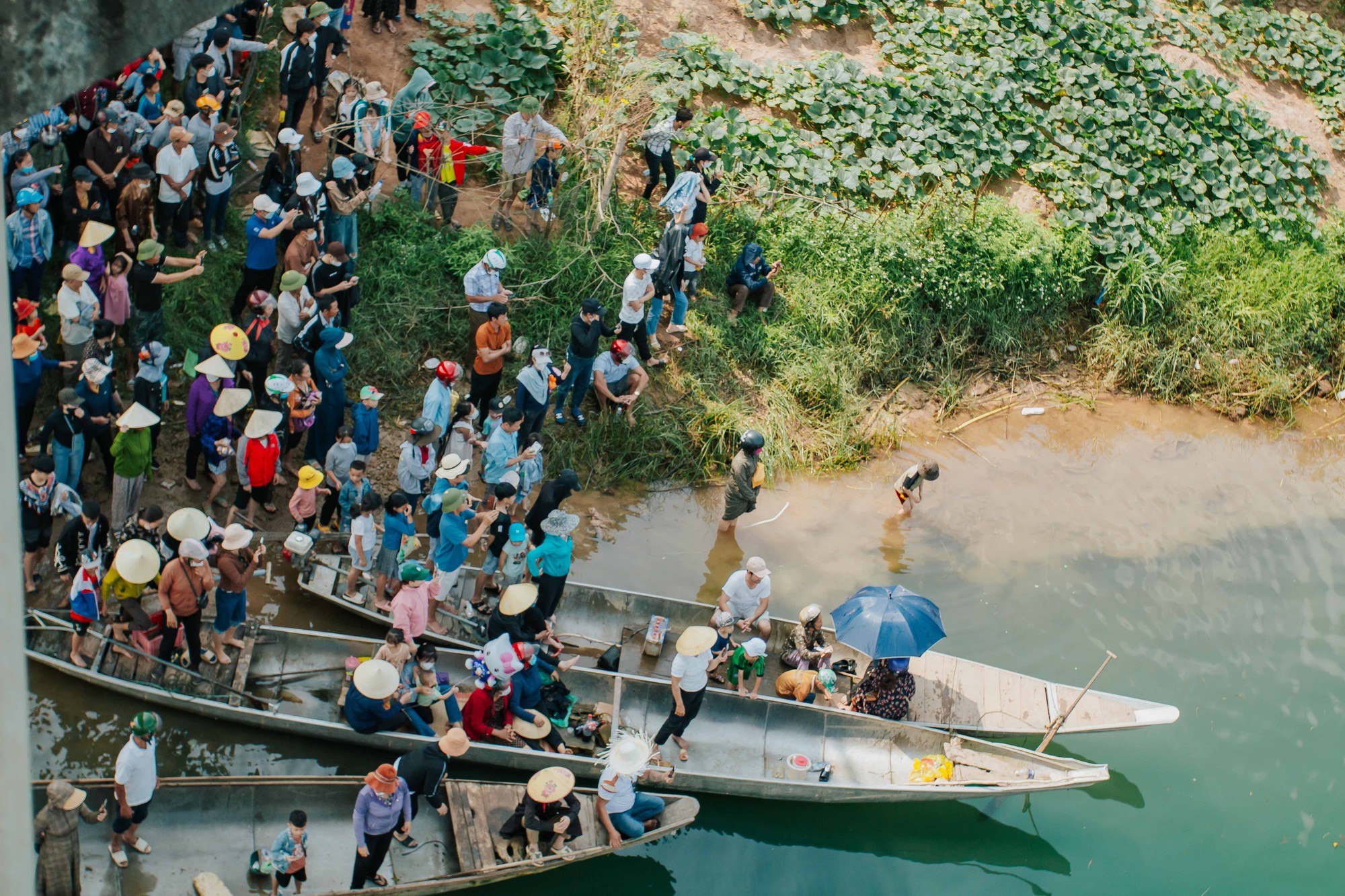 Nhộn nhịp lễ hội đua thuyền trên sông Son - Ảnh 4.