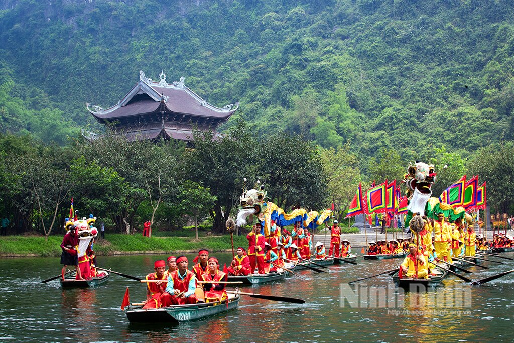 Mùa lễ hội trên sông