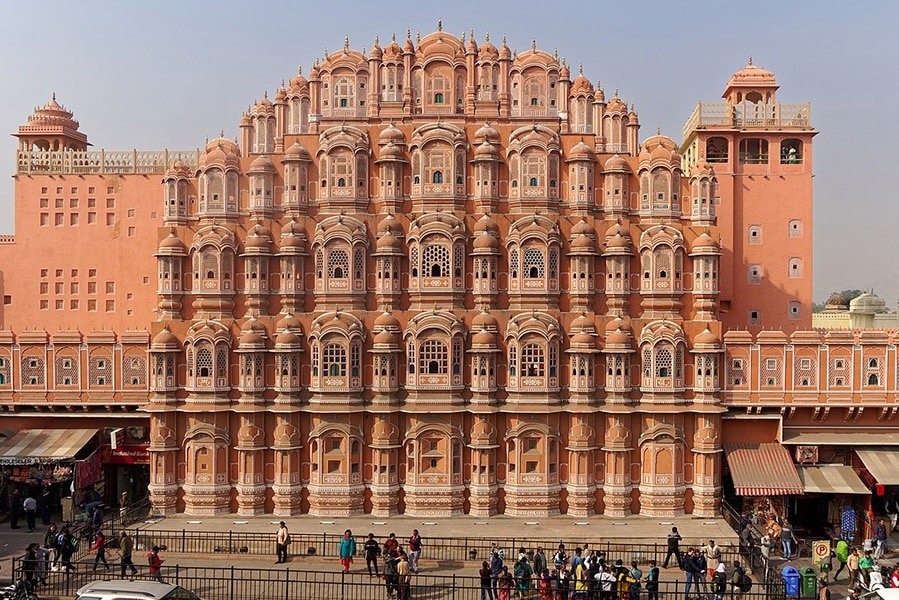 Hawa Mahal - “cung điện gió” gần 1.000 cửa sổ