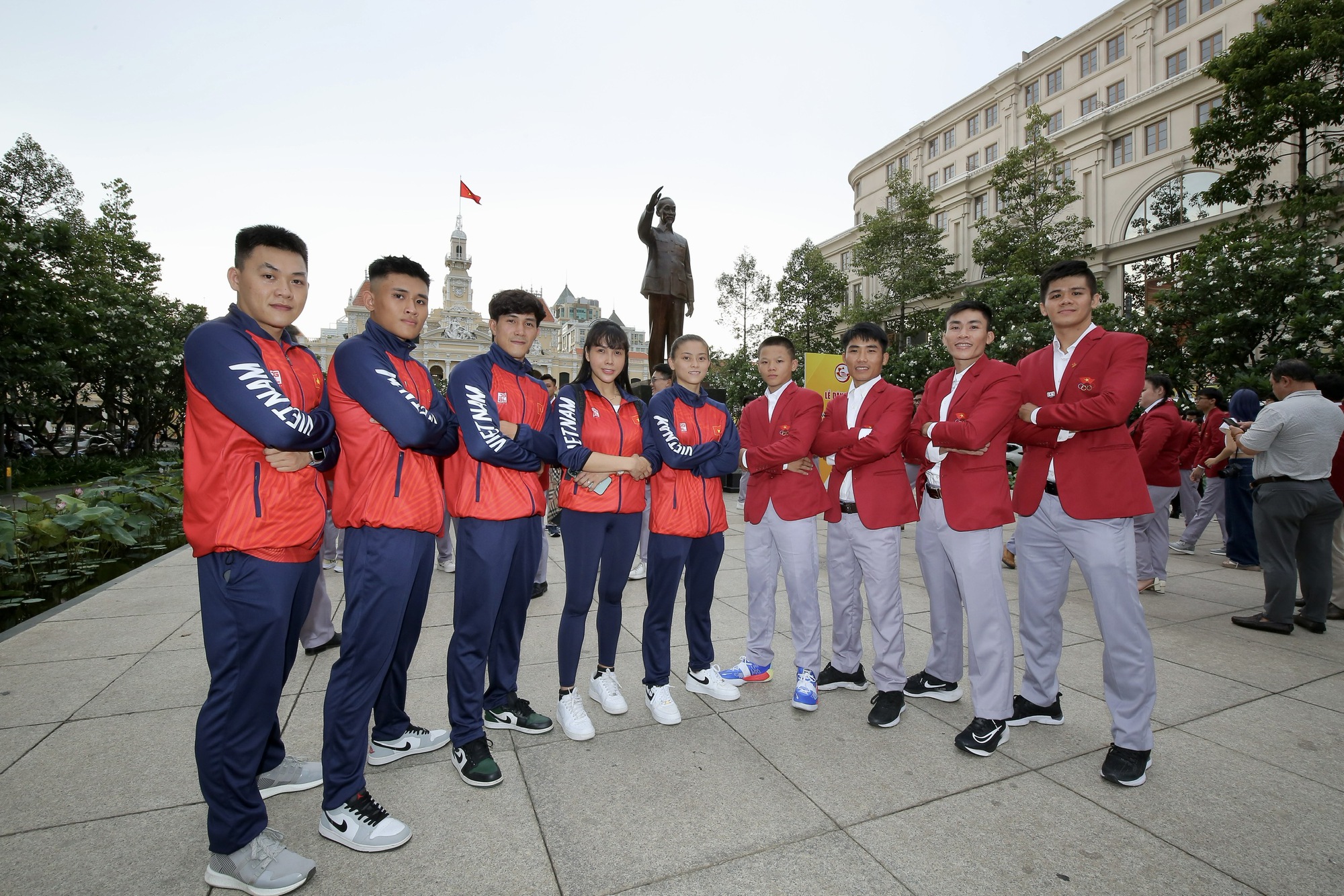 TP.HCM thưởng hơn 12 tỉ đồng cho các VĐV, HLV đạt thành tích tại SEA Games 32  - Ảnh 2.