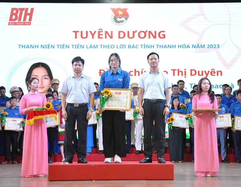 Tọa đàm “Khát vọng cống hiến - Lẽ sống thanh niên” và tuyên dương thanh niên tiên tiến làm theo lời Bác