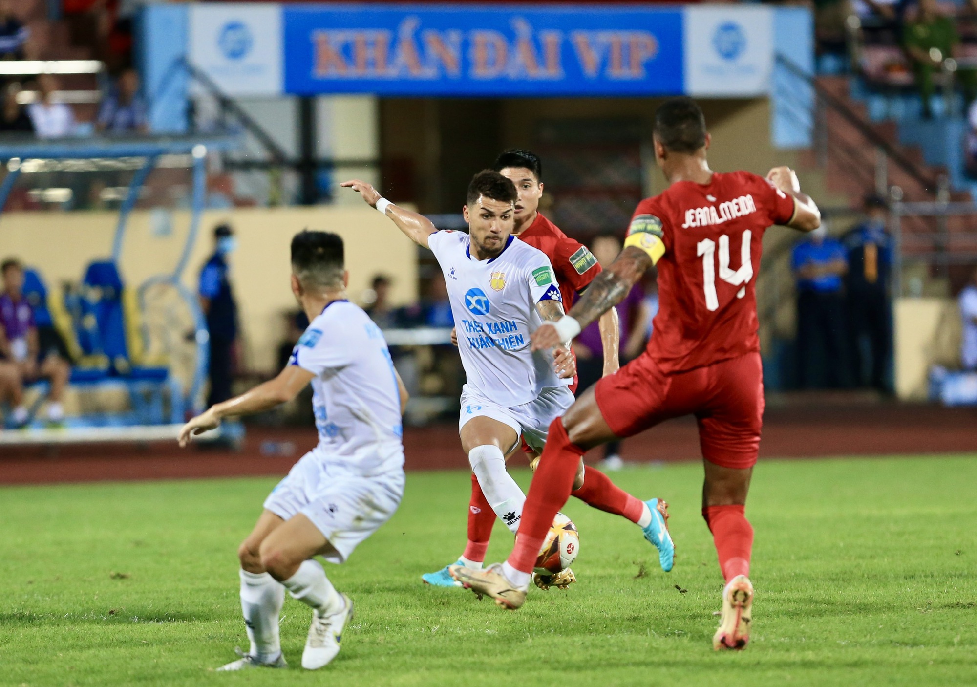 Kết quả V-League 2023, CLB Nam Định 1-1 CLB Hà Tĩnh: Chia điểm ở Thiên Trường  - Ảnh 2.