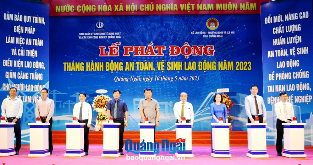 Nghi thức phát động Tháng hành động về vệ sinh, an toàn lao động năm 2023.