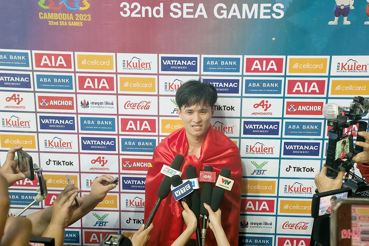 2 VĐV điền kinh Hà Tĩnh giành huy chương vàng và bạc SEA Games 32