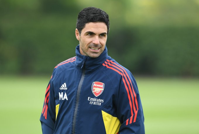 Arteta trên sân tập Colney cùng Arsenal ngày 13/5. Ảnh: arsenal.com