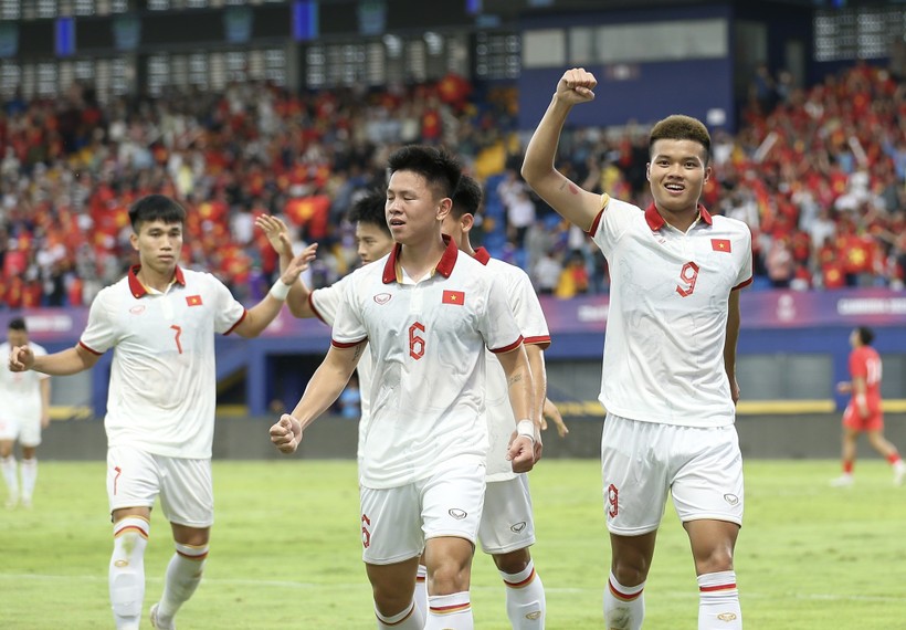 U22 Việt Nam bị loại ở bán kết SEA Games sau trận thua Indonesia.