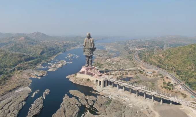 Tượng Thống nhất cao 182 m ở bang Gujarat, Ấn Độ. Ảnh: Mahi.freefly/Shutterstock