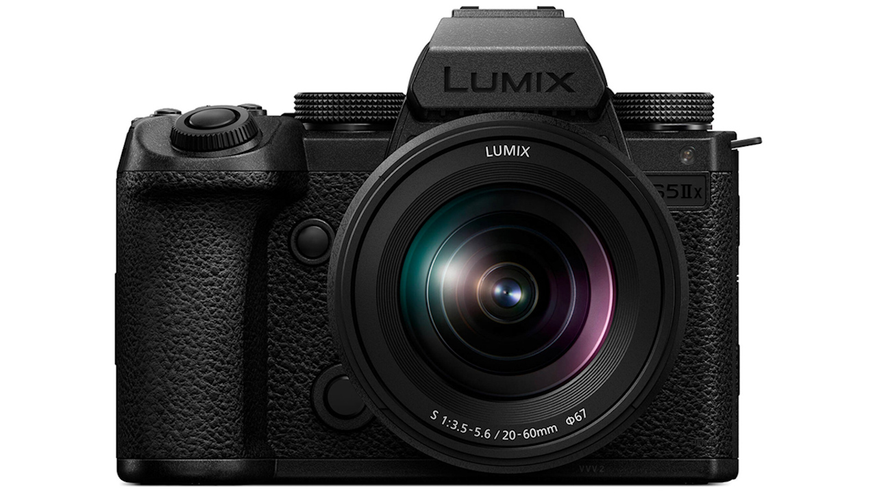 can canh panasonic lumix s5iix hinh 1