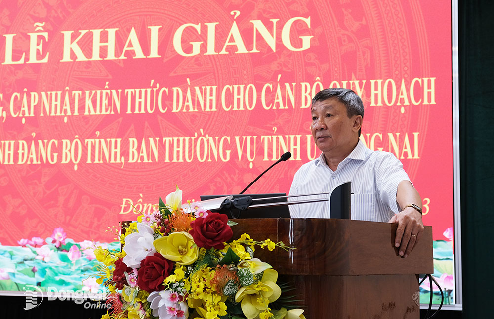 Phó bí thư thường trực Tỉnh ủy Hồ Thanh Sơn phát biểu chỉ đạo tại lớp học. Ảnh: Đắc Nhân