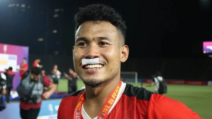 Cầu thủ U22 Thái Lan đánh cùi chỏ, hậu vệ U22 Indonesia khâu 4 mũi - 1