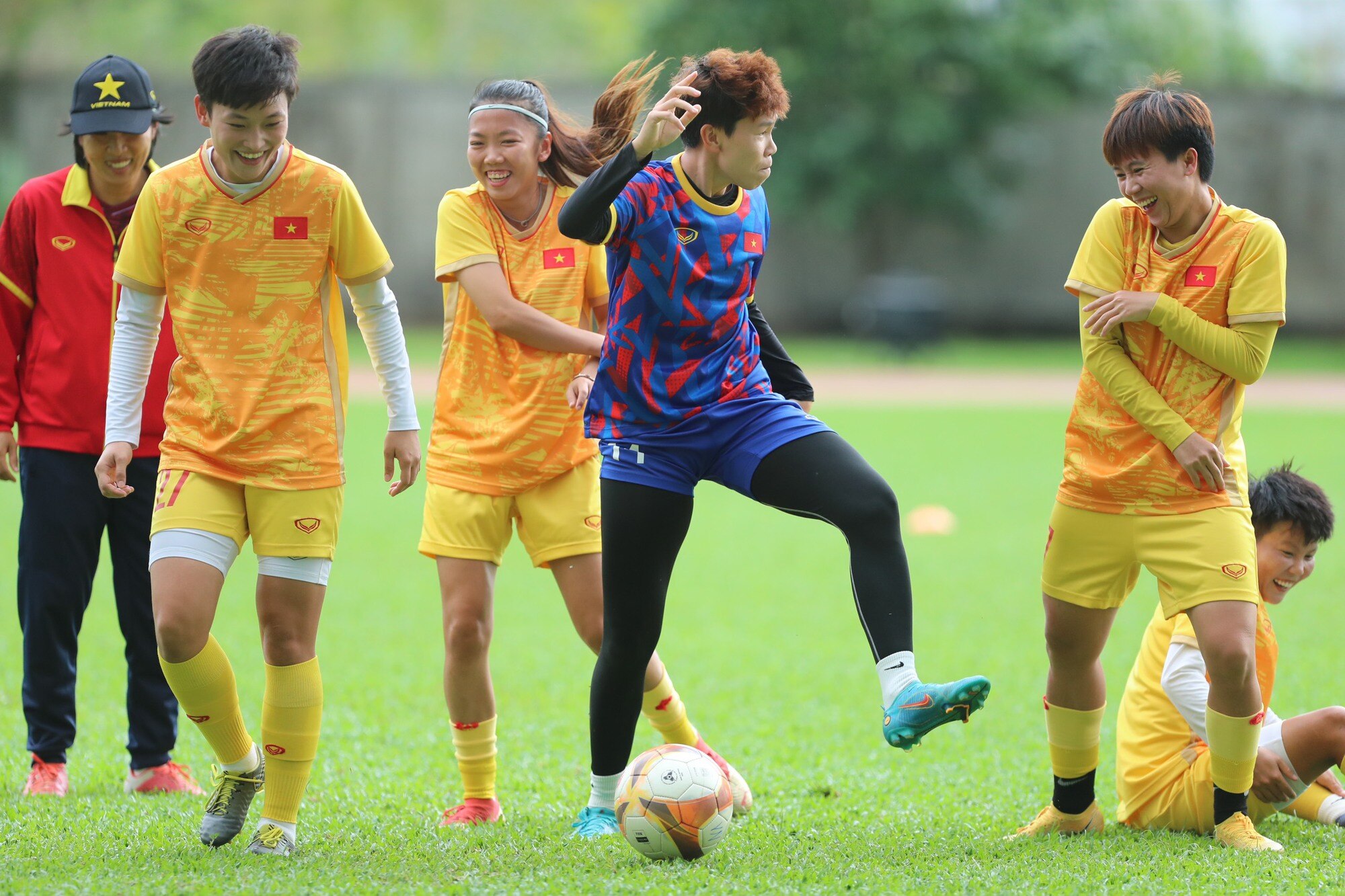 Tuyết Dung: &quot;Chúng tôi sẽ giúp U.22 Việt Nam có lại động lực chiến thắng&quot; - Ảnh 3.