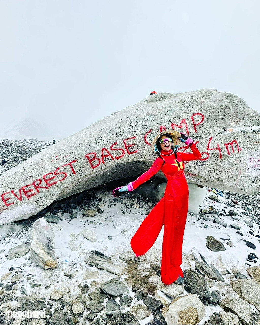 chinh phục Everest Base Camp - Ảnh 1.