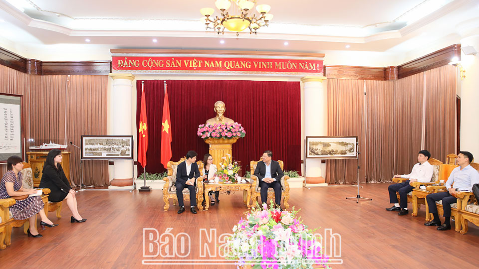 Quang cảnh buổi làm việc. 