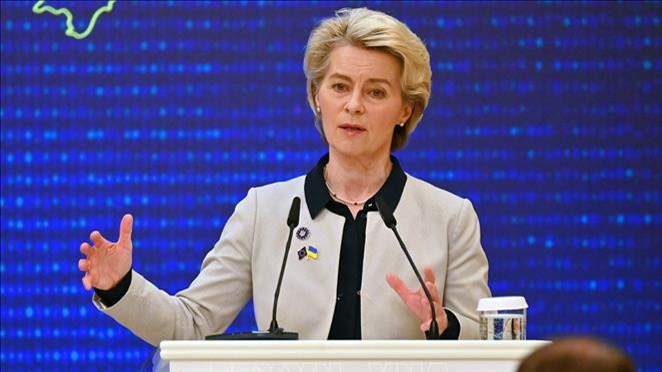 Chủ tịch Ủy ban châu Âu (EC) Ursula von der Leyen phát biểu tại cuộc họp báo ở Kiev, Ukraine, ngày 3/2/2023. (Ảnh tư liệu: AFP/TTXVN)
