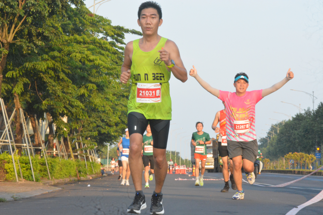 Các vận động viên chạy cự ly 21 km.