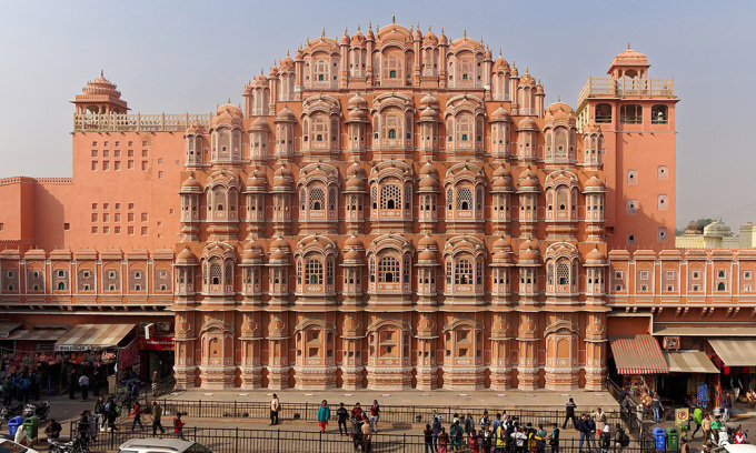 Kiến trúc ấn tượng của cung điện gió Hawa Mahal. Ảnh: Wikimedia