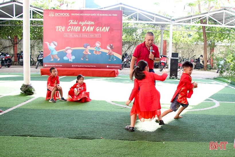 Học sinh iSchool hào hứng với trải nghiệm trò chơi dân gian