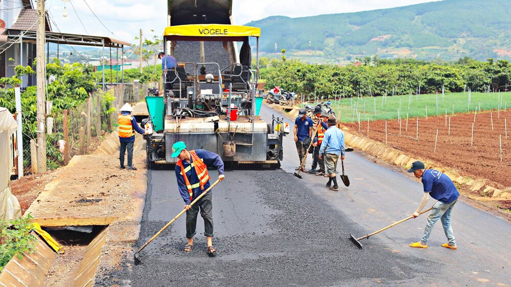 Thi công công trình vốn đầu tư công năm 2022 tại địa bàn huyện Lâm Hà