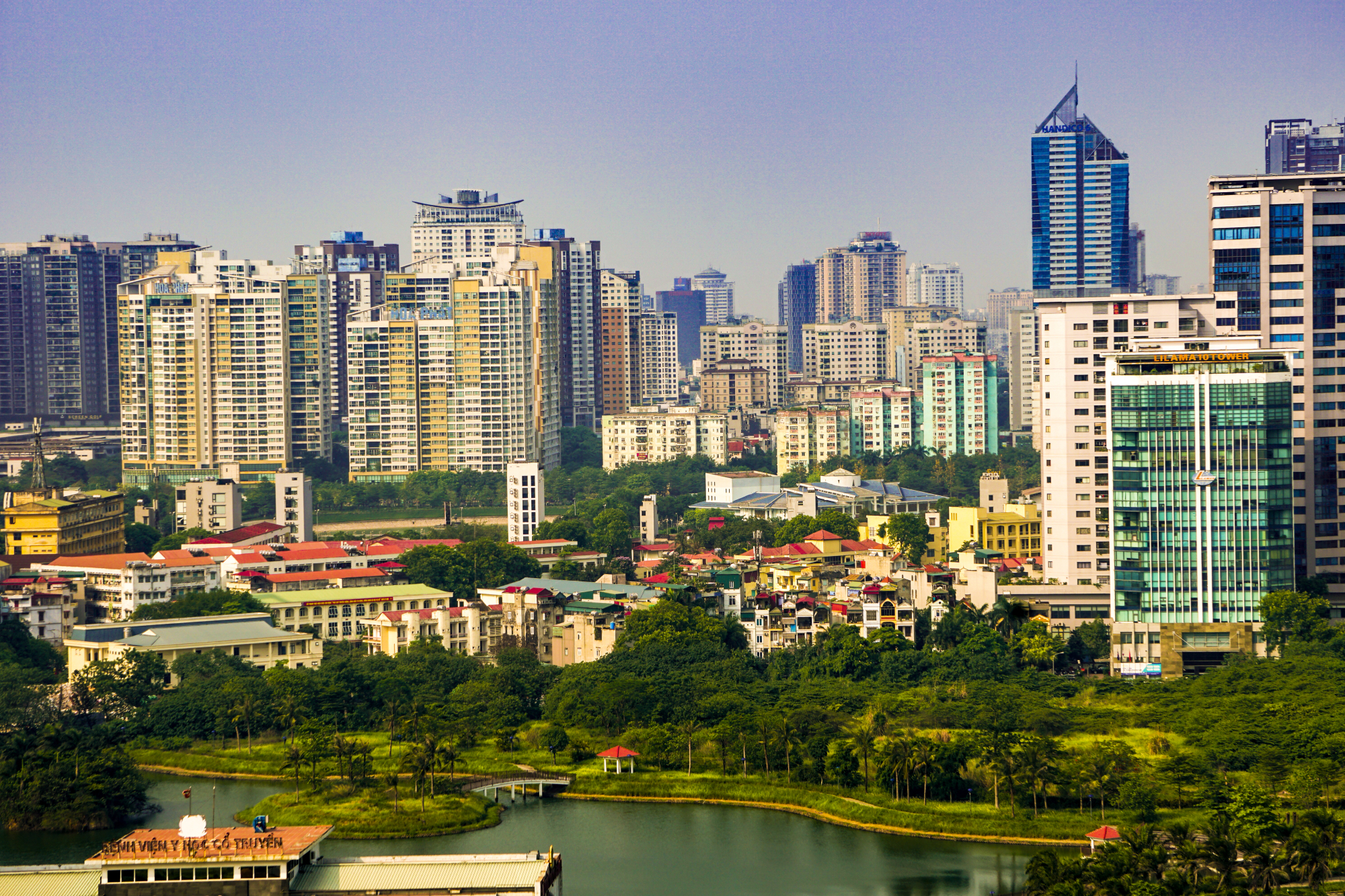 lai suat neo o muc cao nha dau tu buoc phai nha hang thanh ly can ho hinh 1