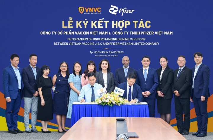 Pfizer ký kết biên bản ghi nhớ với Công ty Cổ phần Vacxin Việt Nam - 1