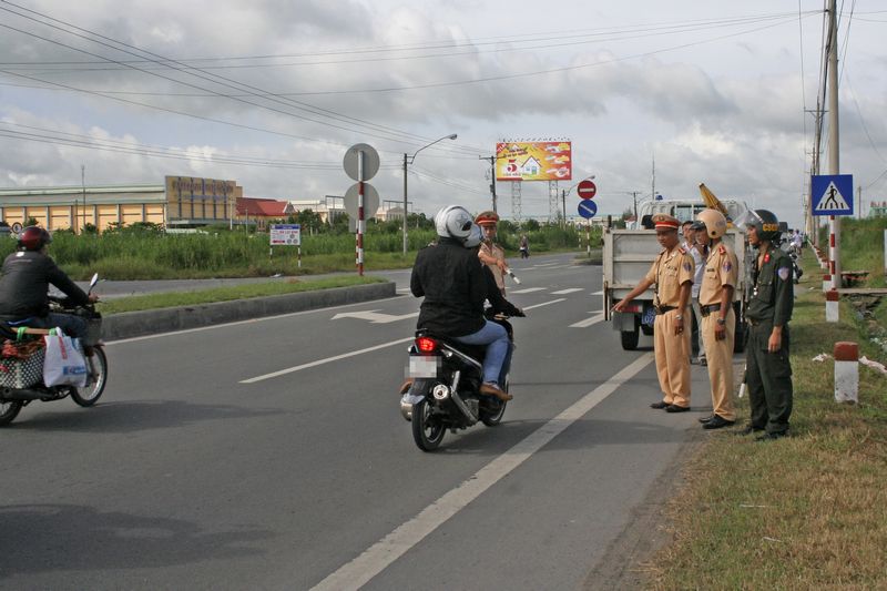 Tuần lễ ATGT đường bộ nhằm kêu gọi các cấp, các ngành và đông đảo nhân dân đổi mới tư duy về giao thông.