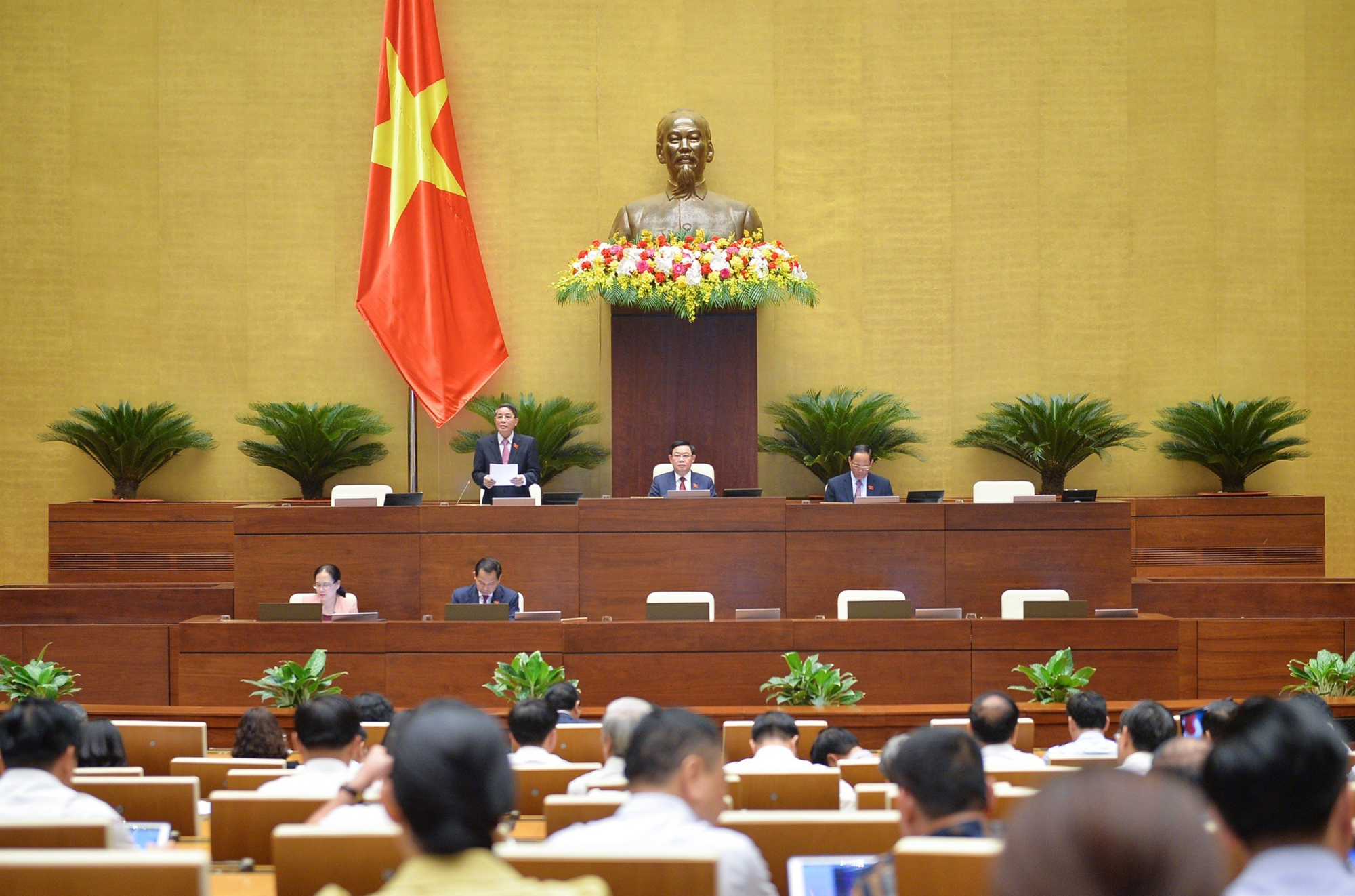 quoc hoi thao luan ve du an luat dau thau sua doi hinh 1