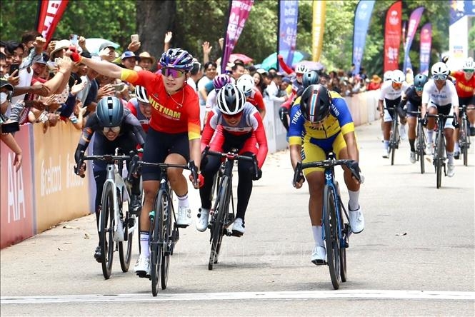 SEA Games 32: Xe đạp Việt Nam có tấm HCV đầu tiên ảnh 1