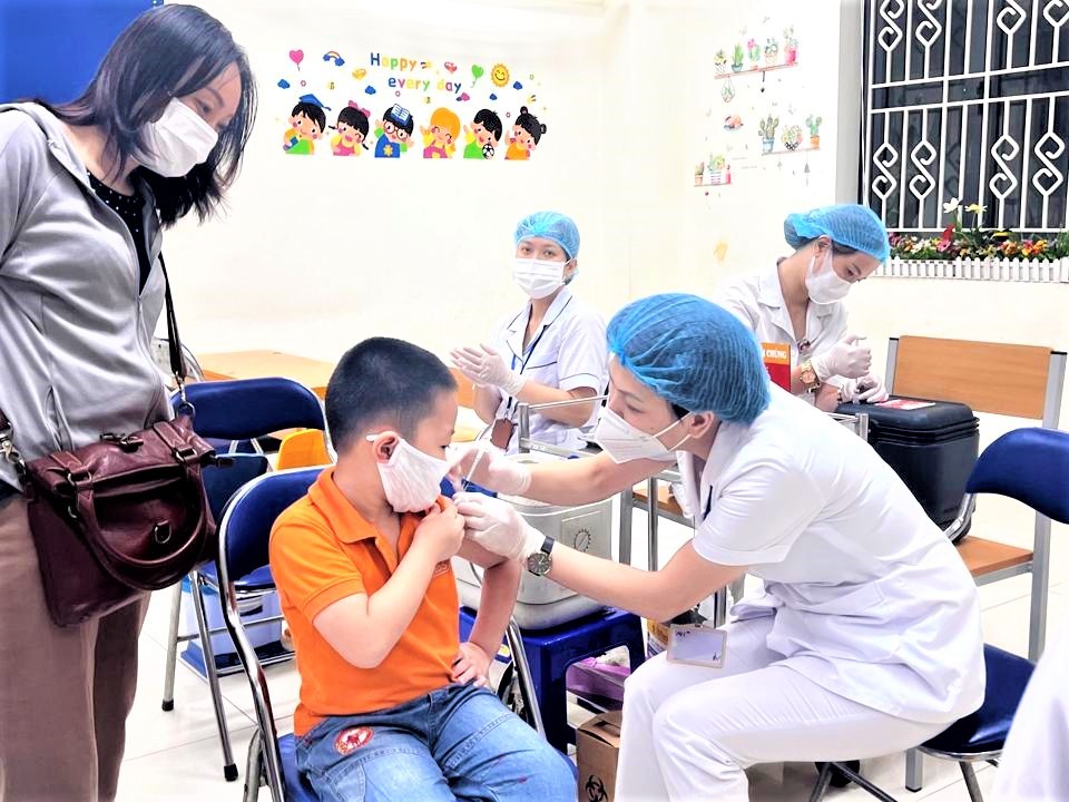 Tiêm vaccine phòng Covid-19 cho trẻ em. (Nguồn: SK&ĐS)