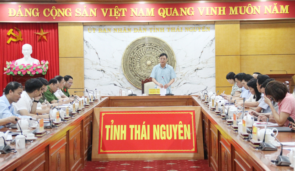 Đồng chí Phó Chủ tịch Thường trực UBND tỉnh Đặng Xuân Trường phát biểu kết luận tại Hội nghị.