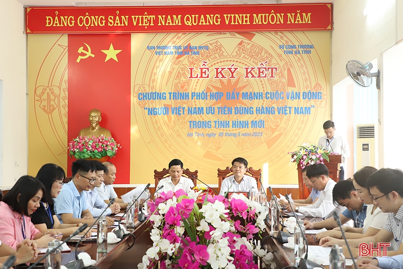 Thực hiện tốt Cuộc vận động “Người Việt Nam ưu tiên dùng hàng Việt Nam”