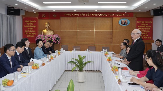 Trưởng ban Tuyên giáo Thành ủy TPHCM tiếp đoàn lãnh đạo Ban Tuyên truyền Đảng Cộng sản Trung Quốc  ảnh 1