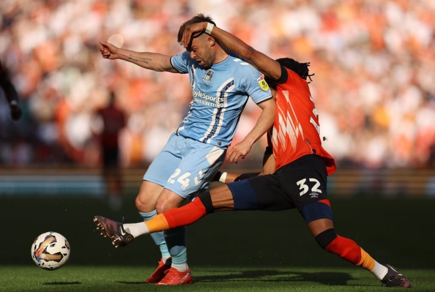 Coventry vs Luton đã cống hiến cho người hâm mộ một trận cầu gay cấn. Ảnh: GETTY