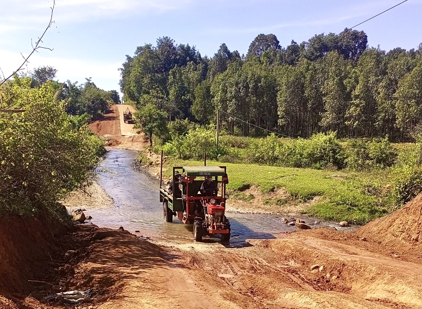 Thống nhất việc xây dựng cầu tràn qua suối Ia Nui ảnh 1