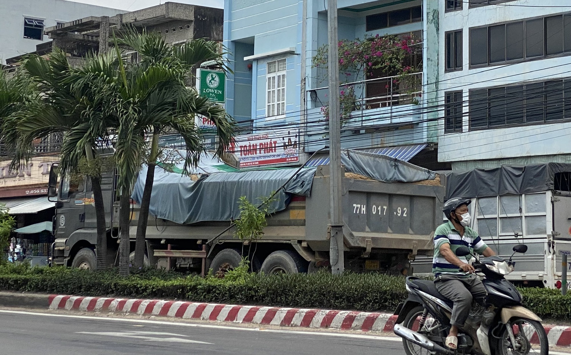 Bình Định: Trong khoảng 5 tháng đầu năm chỉ xử lý 207 trường hợp xe quá tải - Ảnh 1.