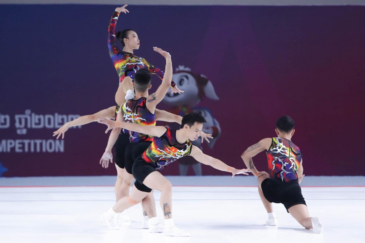 Ngắm các VĐV Aerobic trẻ đẹp giành trọn 5 HCV SEA Games cho Việt Nam - 12