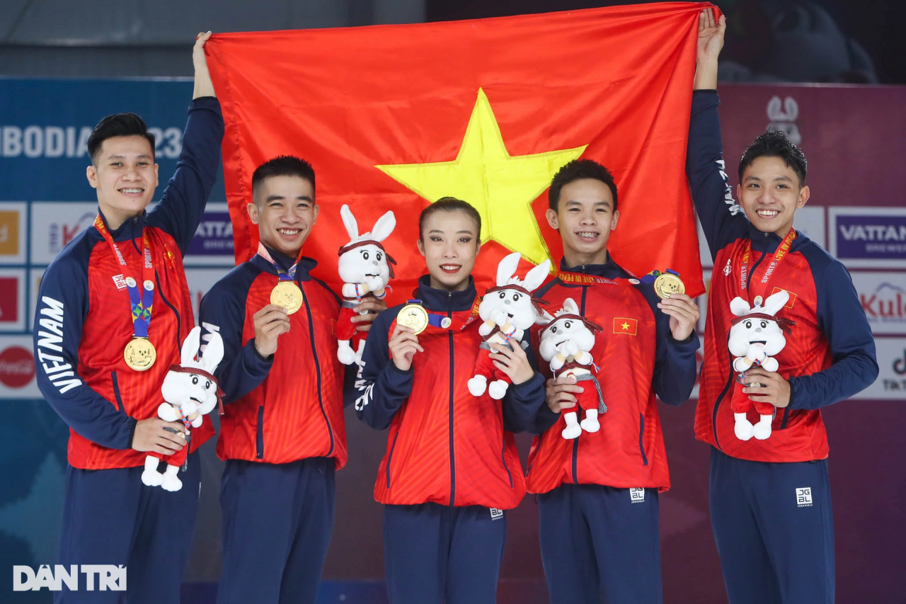 Ngắm các VĐV Aerobic trẻ đẹp giành trọn 5 HCV SEA Games cho Việt Nam - 13