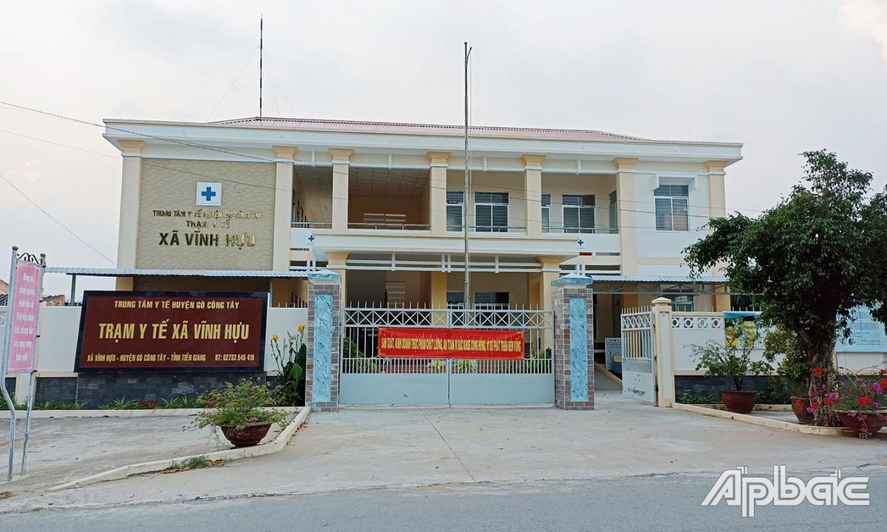 Trạm Y tế xã Vĩnh Hựu được đầu tư khang trang, sạch đẹp, đáp ứng nhu cầu đến khám, chữa bệnh của người dân.