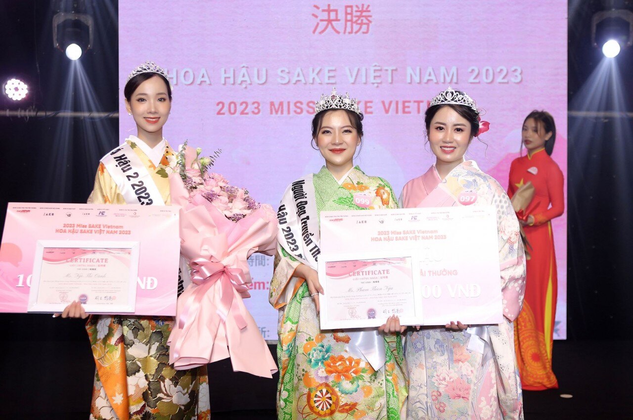 Miss Sake Vietnam gọi tên Phạm Thiên Nga