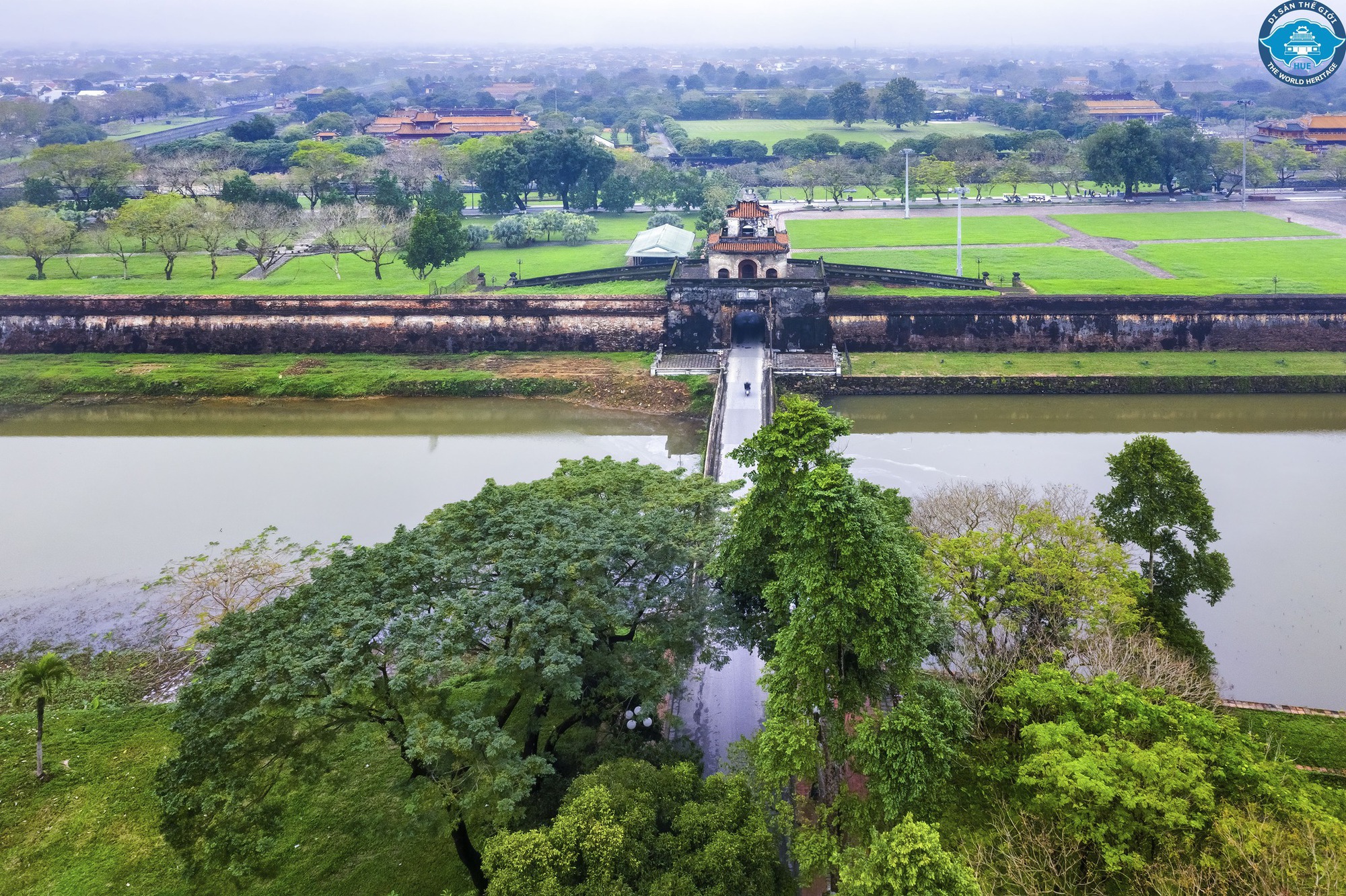 Ngày 8.3: Mặc áo dài tham quan di tích Cố Đô được miễn phí vé vào cổng - Ảnh 3.