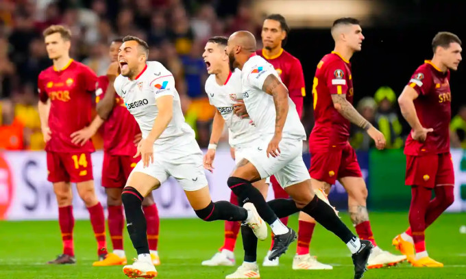 VAR chính thức đến Việt Nam, sử dụng AI để bắt việt vị cho V.League; Mourinho không ngăn được Sevilla lần thứ 7 vô địch Europa League