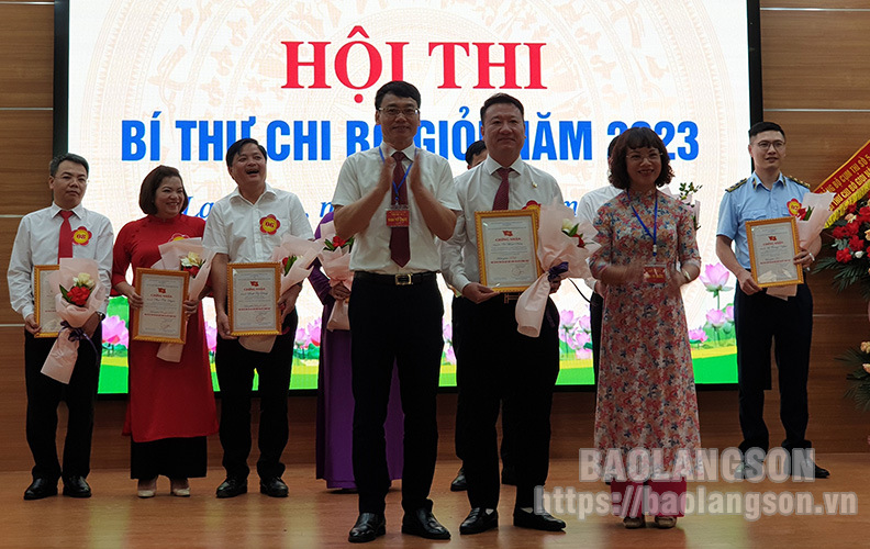 NTK Phan Đăng Hoàng: Tôi không sinh ra trong gia đình trâm anh thế phiệt - 8