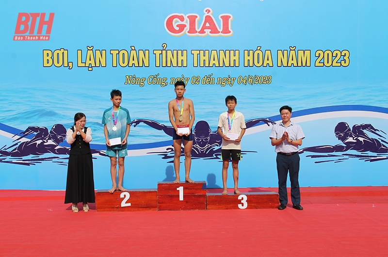 Gần 200 VĐV tranh tài tại Giải bơi, lặn toàn tỉnh năm 2023