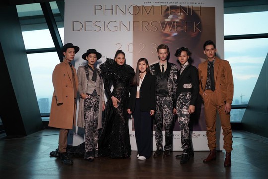 Người mẫu Huỳnh Kim Anh làm vedete tại Phnom Penh Designers Week 2023 - Ảnh 3.