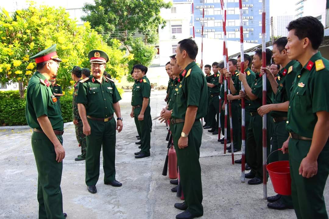 Đoàn công tác kiểm tra thực tế tại các cơ quan, đơn vị trực thuộc sư đoàn.