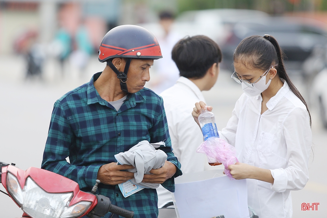 Đồng hành cùng sĩ tử Hà Tĩnh 