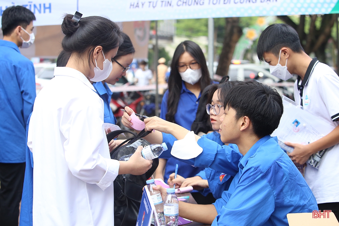 Đồng hành cùng sĩ tử Hà Tĩnh 