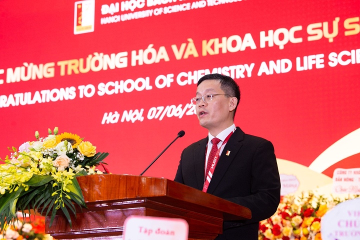 Đại học Bách khoa Hà Nội trao quyết định lập 2 trường trực thuộc - 2