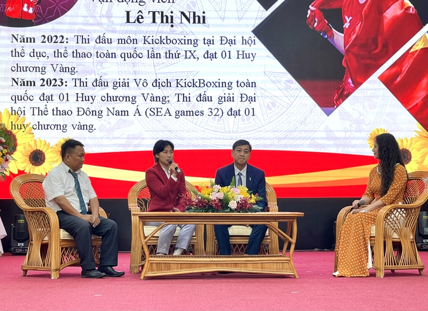 Hội nghị biểu dương điển hình tiên tiến tỉnh Gia Lai: Khen thưởng 14 tập thể, 89 cá nhân tiêu biểu  ảnh 4